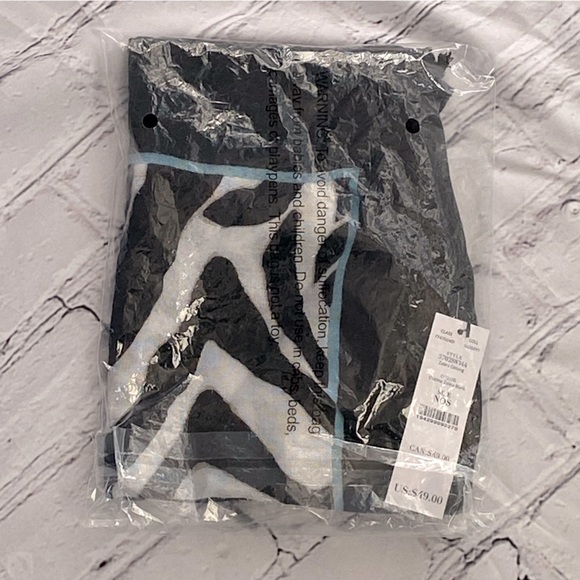 WHBM Zebra-Print Oblong Scarf In Black & White - NWT - Picture 3 of 5